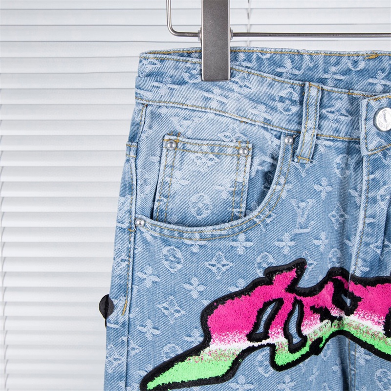 Quần Jean Nam Ống Đứng Thêu Họa Tiết Louis Vuitton 100% Chính Hãng