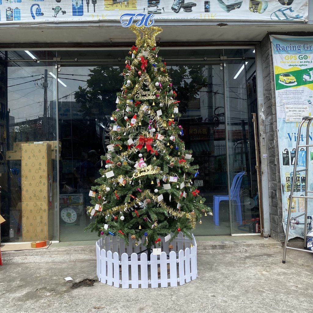 Cây thông noel 2m1, 2m4 đầu tròn trang trí phòng khách, phòng ngủ, ngoài trời đầy đủ phụ kiện mùa giáng sinh (Hình Thật)