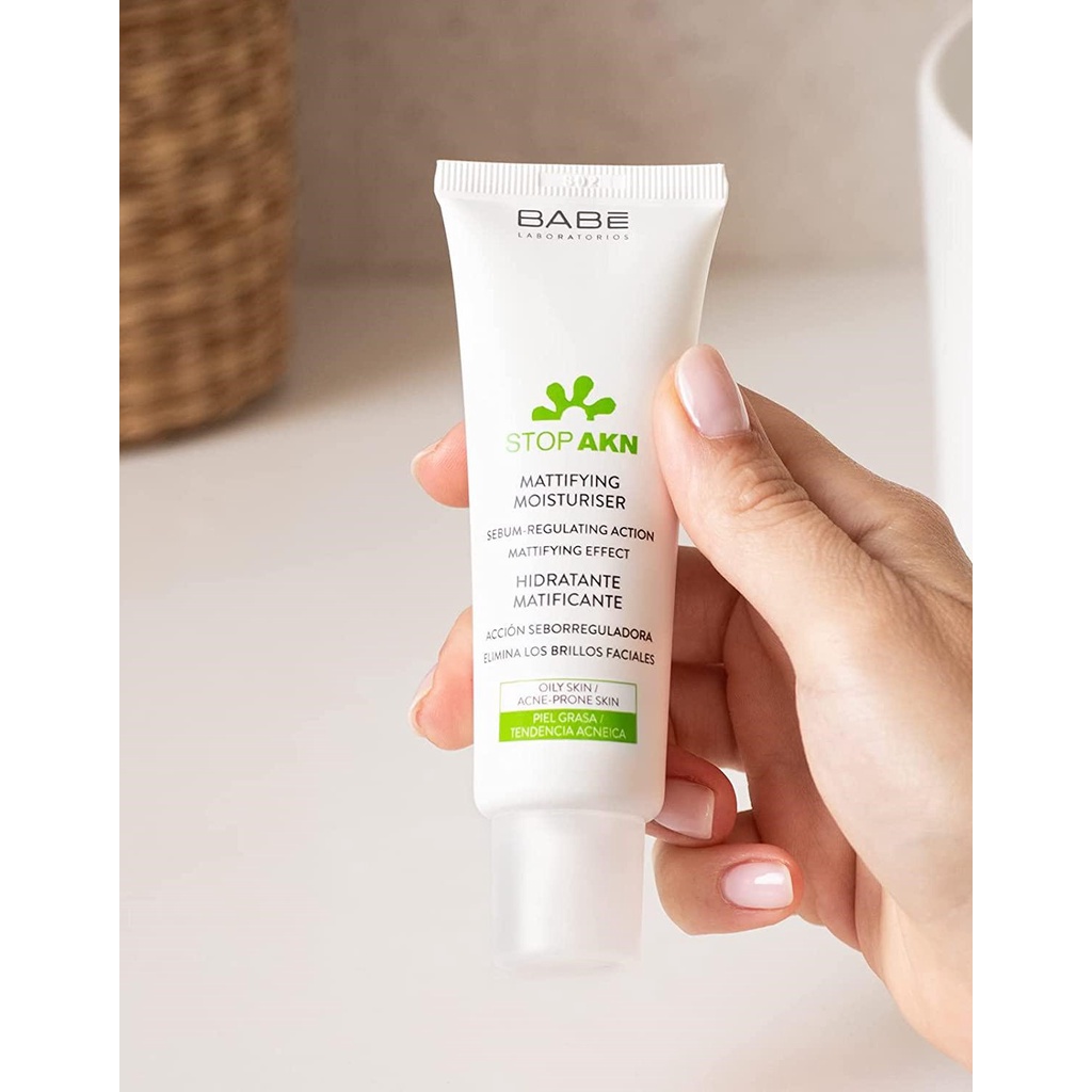 Kem dưỡng ẩm dành cho da dầu mụn BABE LABORATORIOS BABÉ Stop AKN Mattifying Moisturiser 50ml