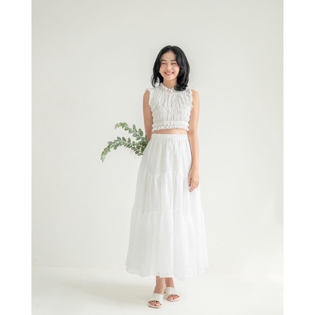 Set áo cổ tròn kèm chân váy tơ 3 tầng Tus