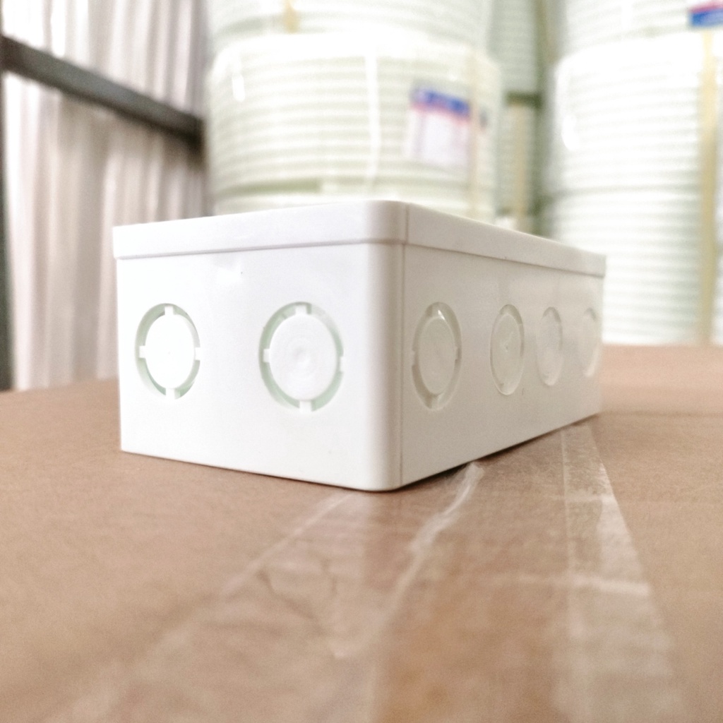 Đế âm nhựa tự chống cháy dùng cho ổ cạo râu và ổ đôi 3 chấu kiểu Anh Sino ET257
