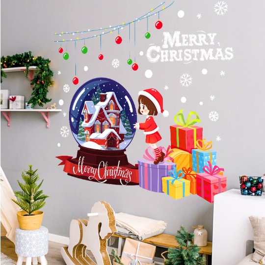 Decal trang trí Noel - Cô gái đứng trên hộp quà và quả câu pha lê