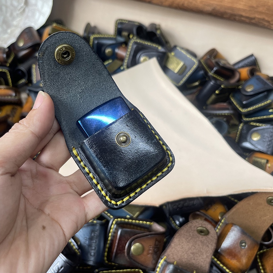 Bao Da Zippo Chất Liệu Da Bò Cao Cấp ZB1 Có Kẹp Thép Móc Lên Thắt Lưng Hoàn Thiện Thủ Công 4 Màu BH 3 Năm