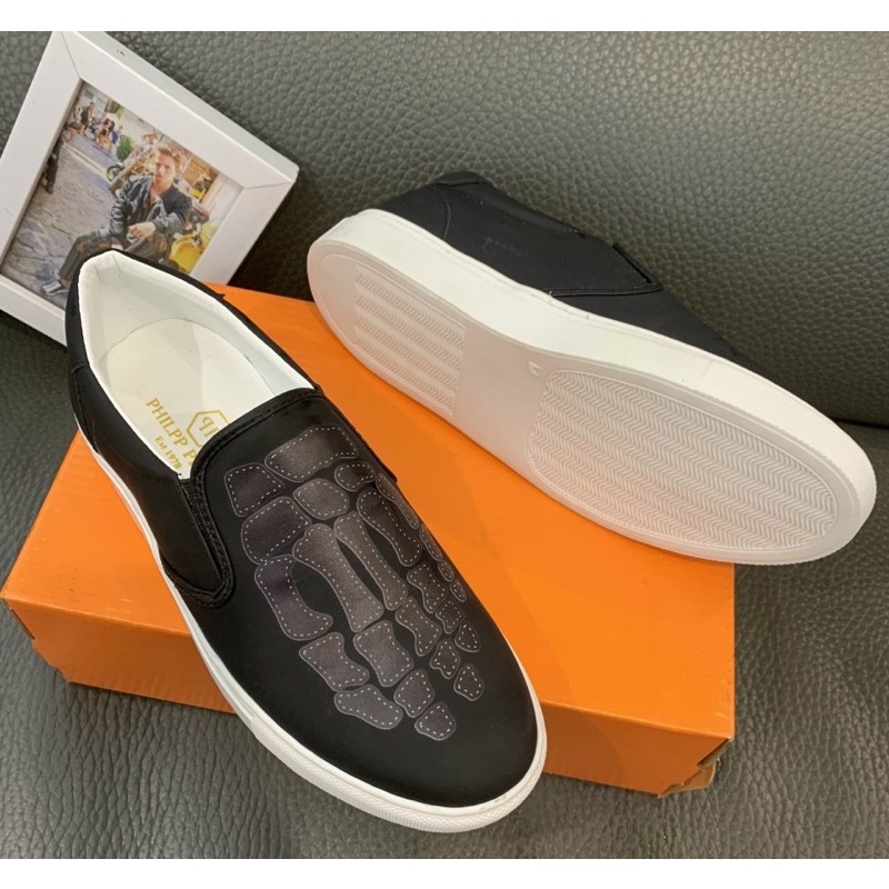 Giầy slip on có hoạ tiết xương thời trang nam, Giầy sục nam đế trắng mũi tròn hai mầu trắng đen phong cách giới trẻ