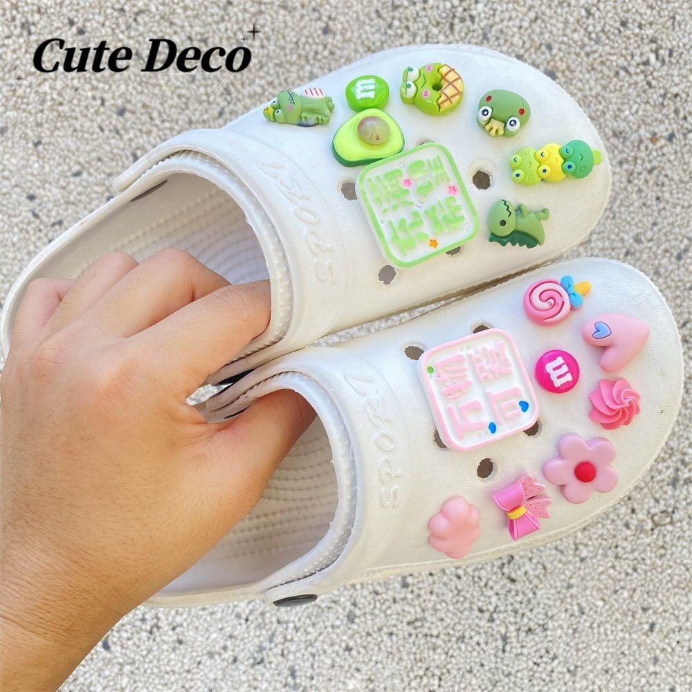 [Deco] Giày Crocs 12 Loại Hình Chú Chó Pudding / Khủng Long / Ếch Mắt To Bằng Nhựa Resin Dễ Thương DIY