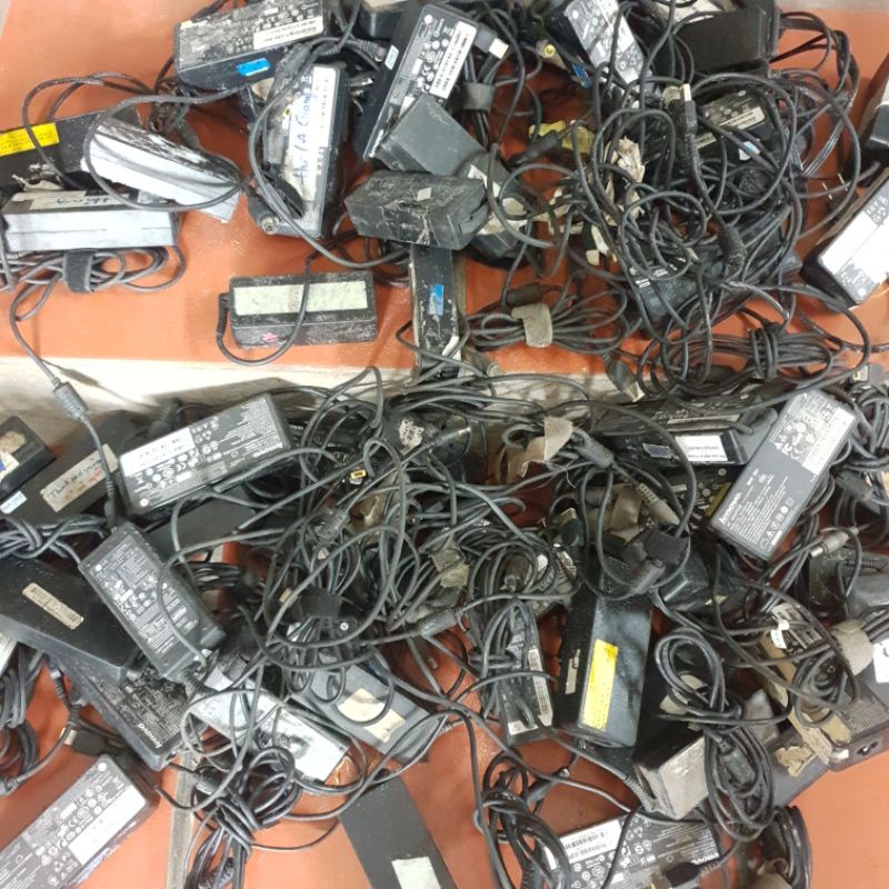 Sạc laptop và nguồn adapter cũ
