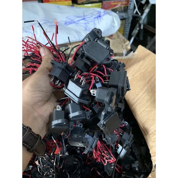 Đuôi Sạc 3 Chân Xe Đạp Điện Và Cho Bình Xịt Điện