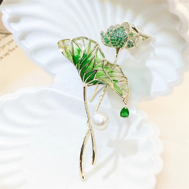 Trâm Cài Áo Hình Hoa Sen Đính Ngọc Trai Zircon Thời Trang