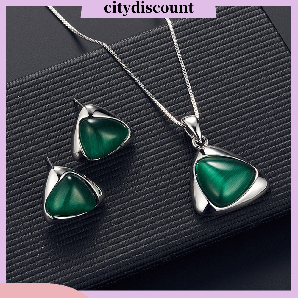 Bộ Vòng cổ + Bông Tai Đinh Tán Hình Tam Giác Đính Đá