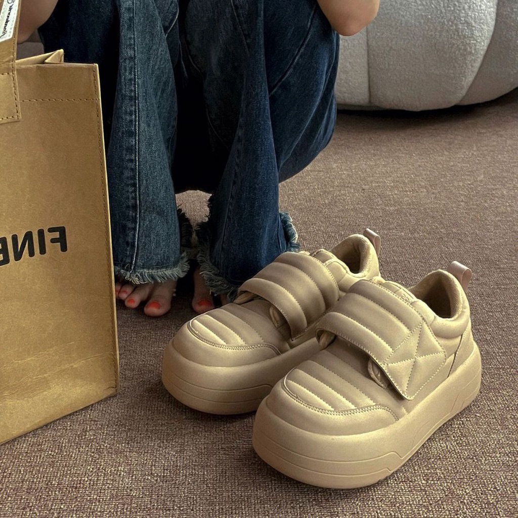 Giày sneaker giày bánh mì Giày Bánh Mì Khóa Dán Đế Dày Tăng Chiều Cao Mùa Đông Phong Cách Mới 2022 Cho Nữ