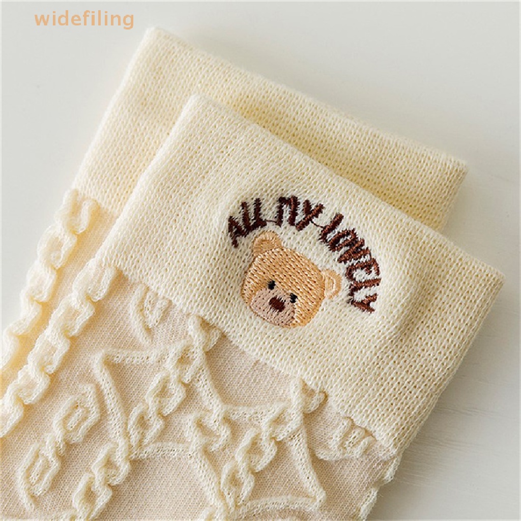 Đôi Tất Chân Giữ Ấm Màu Trơn Thêu Họa Tiết Dễ Thương Cho Nữ