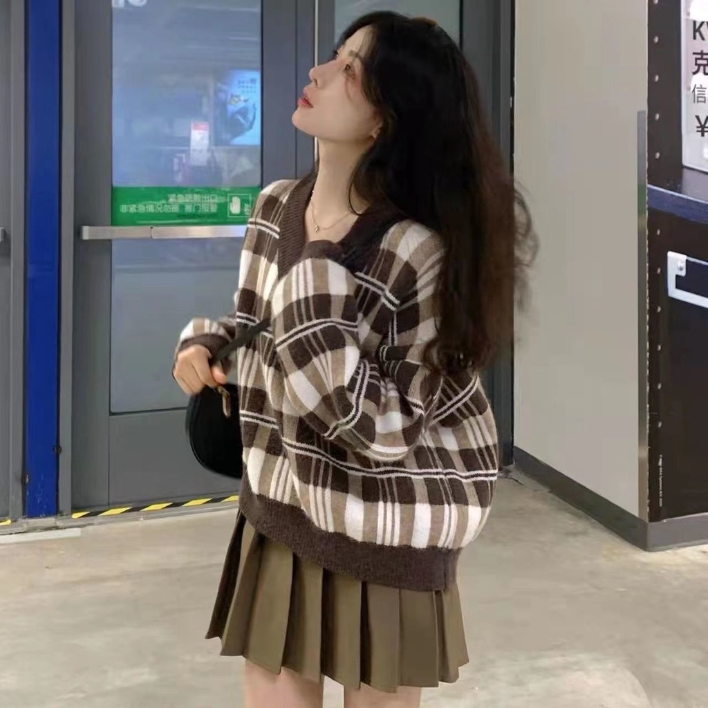 Bộ Áo Sweater Dệt Kim Dáng Rộng Cổ Chữ V Kẻ Sọc Phối Chân Váy Xếp Ly Kiểu Hàn Quốc Cho Nữ