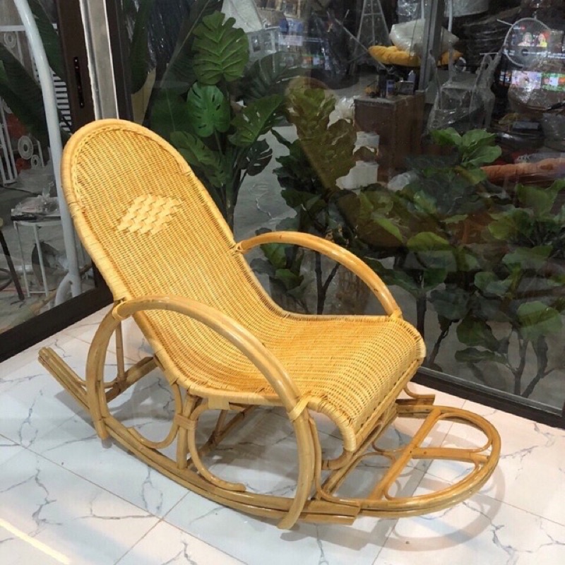 Ghế mây thư giãn bập bênh chất lượng, tạo cảm giác thoải mái cho người dùng