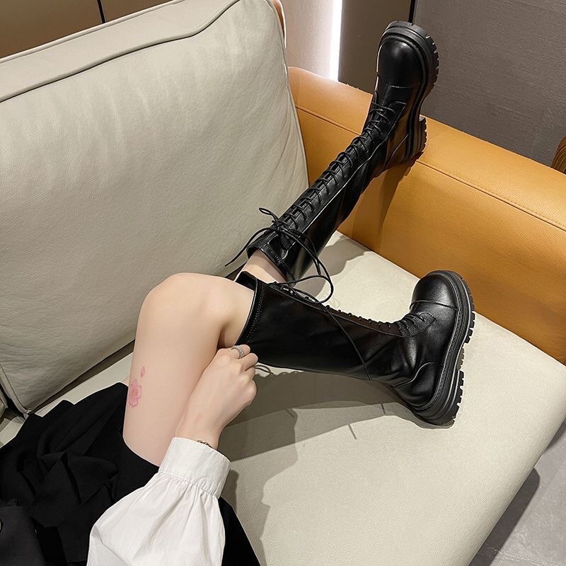 Giày bốt da buộc dây cổ cao đến đầu gối phong cách Martin Anh