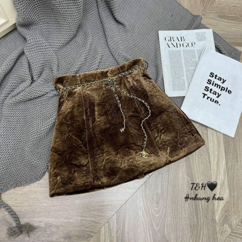 Chân váy nhung nổi hoa hồng kèm dây xích hàng QCL1