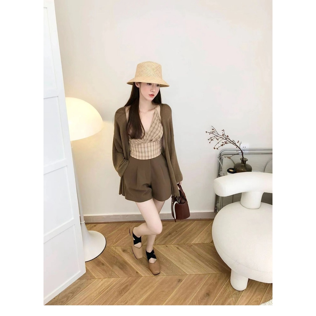 (Hình thật xem mô tả) Set 3 món: Áo croptop cổ yếm caro hồng + Áo khoác nâu tay dài + Quần short nâu