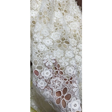 Vải ren sợi hoa có lỗ hàng loại một có trắng và kem