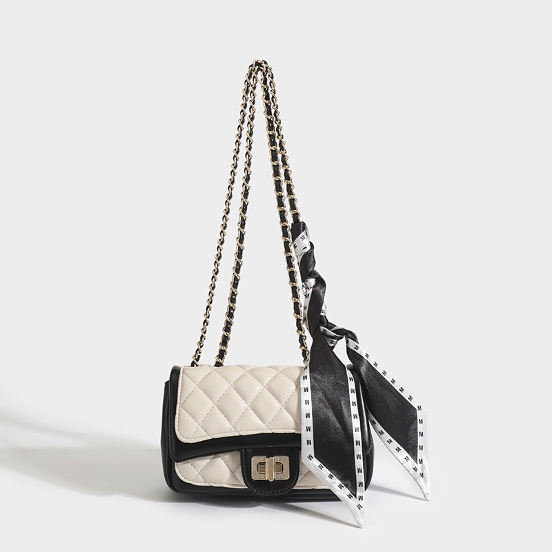 Túi Xách Đeo Vai Kiểu Vuông Nhỏ Phối Dây Xích Thời Trang Cao Cấp Mới