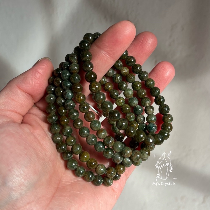 Vòng tay Green Apatite xanh lá rêu, chất tầm mức trung