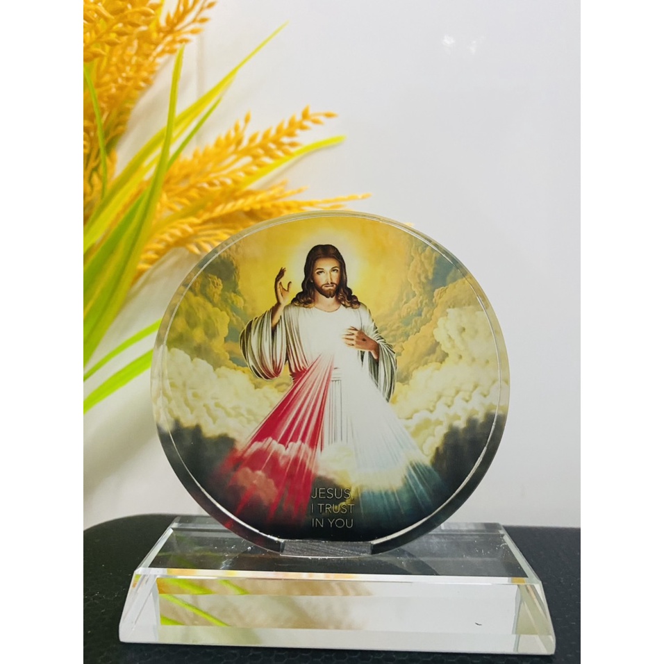 Tượng công giáo tượng pha lê tròn màu