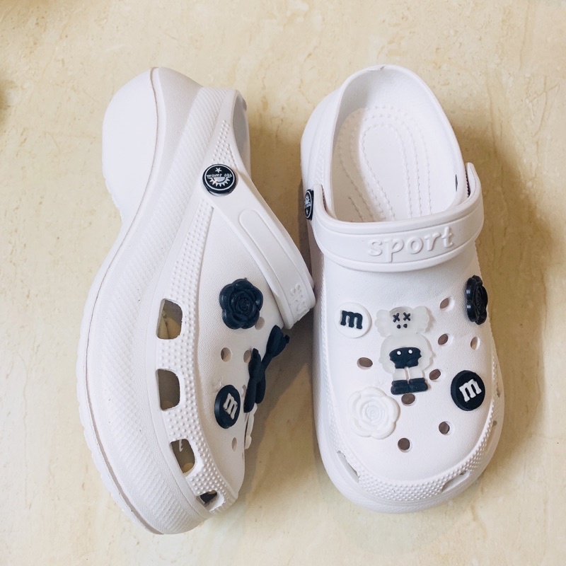 Dép sục croos siêu nhẹ mã số 1217 tăng chiều cao thêm 4cm hình dán gấu chó