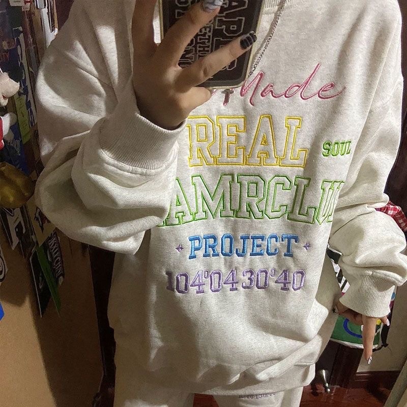 SET BỘ NỈ sweater và quần thể thao jogger màu xám sữa có thêu chữ màu