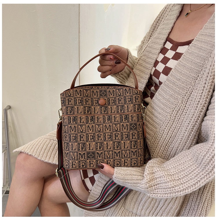 Túi Đeo Chéo Một Bên Vai Hợp Thời Trang Mới