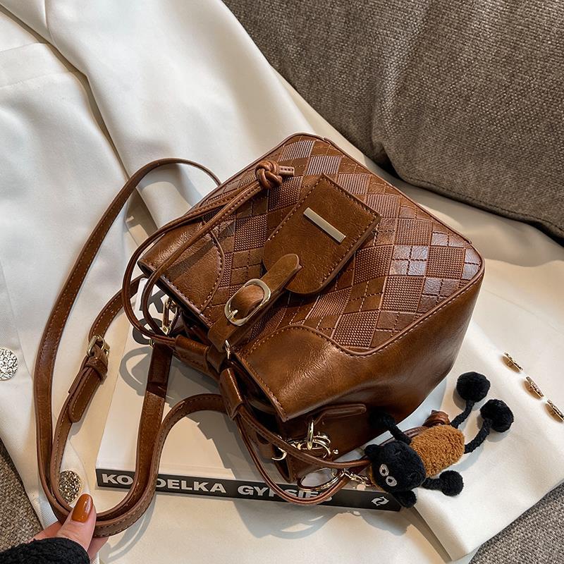 Ielgy Túi Đeo Chéo Nhỏ Phong Cách retro Chất Lượng Cao Kèm Mặt Dây Chuyền Dành Cho Nữ