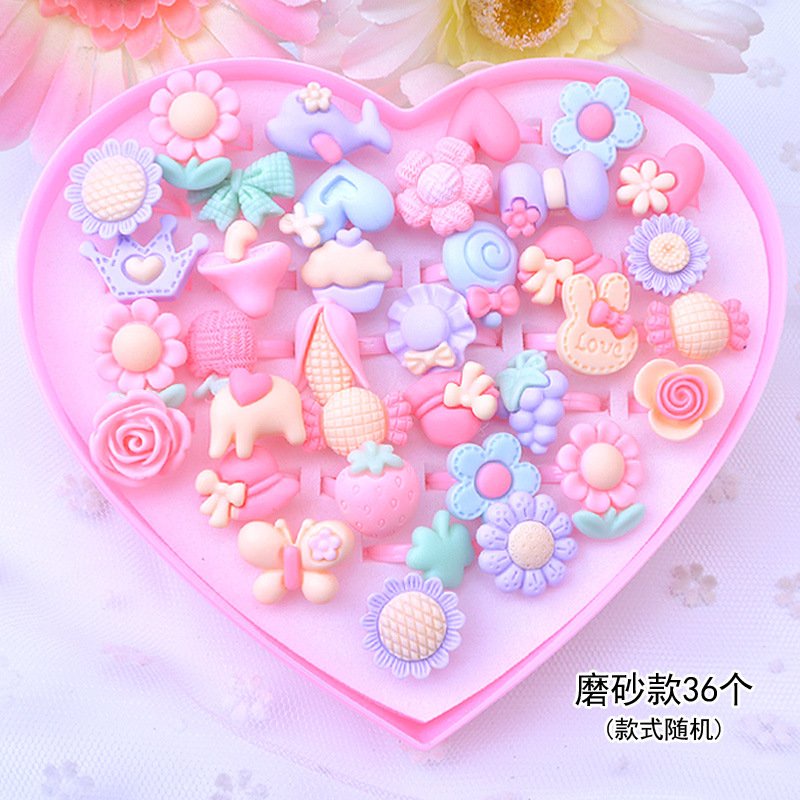 Hộp 36 Chiếc Nhẫn Đeo Tay Dễ Thương Cho Bé