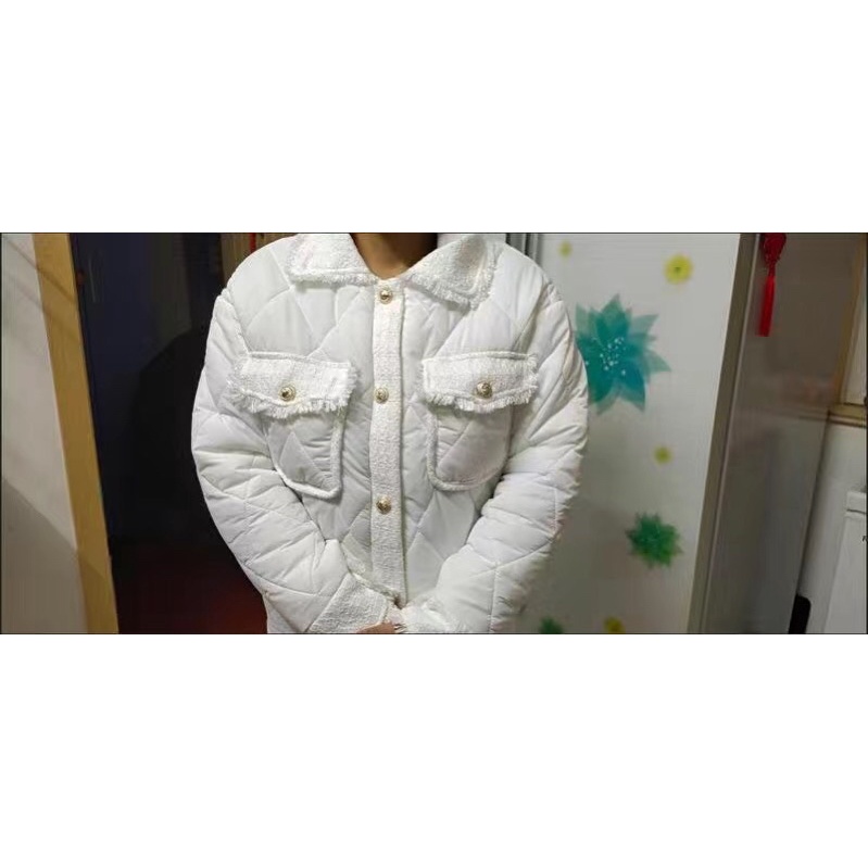 Áo phao trắng dáng ngắn hình trám cổ tay viền pha dạ tweed siêu xinh