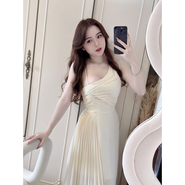 Đầm Maxi Lệch Vai Dập Li CC