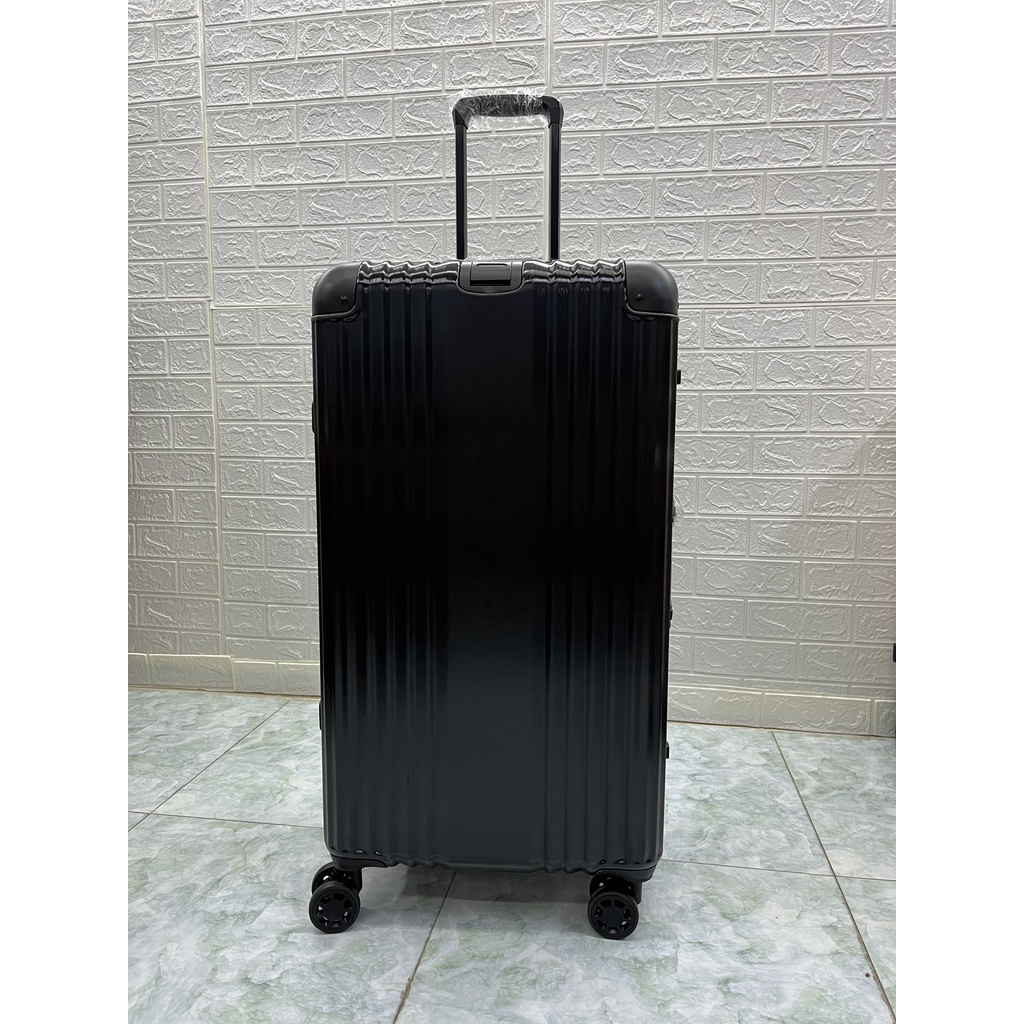 Vali khóa sập SIZE 32 KHỔNG LỒ RIM0W 12 chống cạy CHỐNG BỂ VỠ- CHỐNG RẠCH MÓC- CHỐNG XƯỚC BH 10 Năm