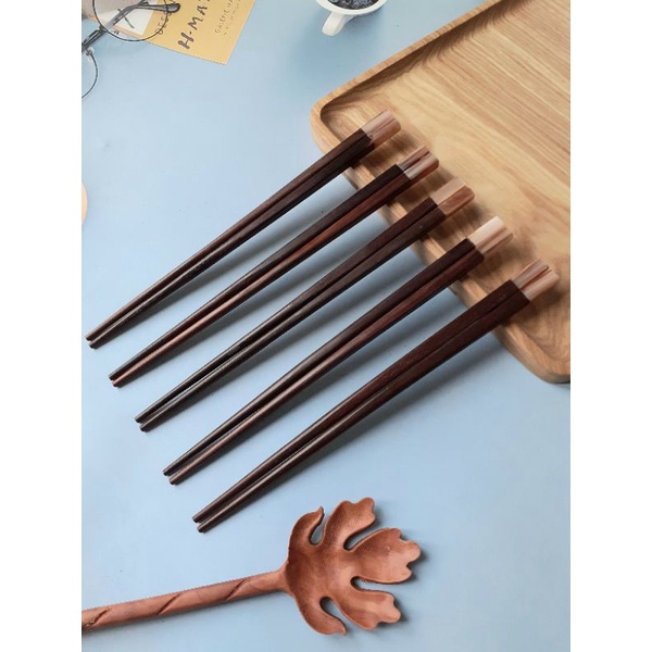 Đũa gỗ trắc vuông đầu gắn trai hồng