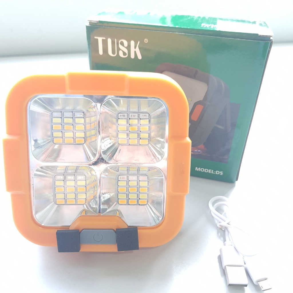 Đèn sạc pin từ năng lượng mặt trời hoặc điện 220V D5 100w siêu sáng pin sử dụng lâu chống nước IP66