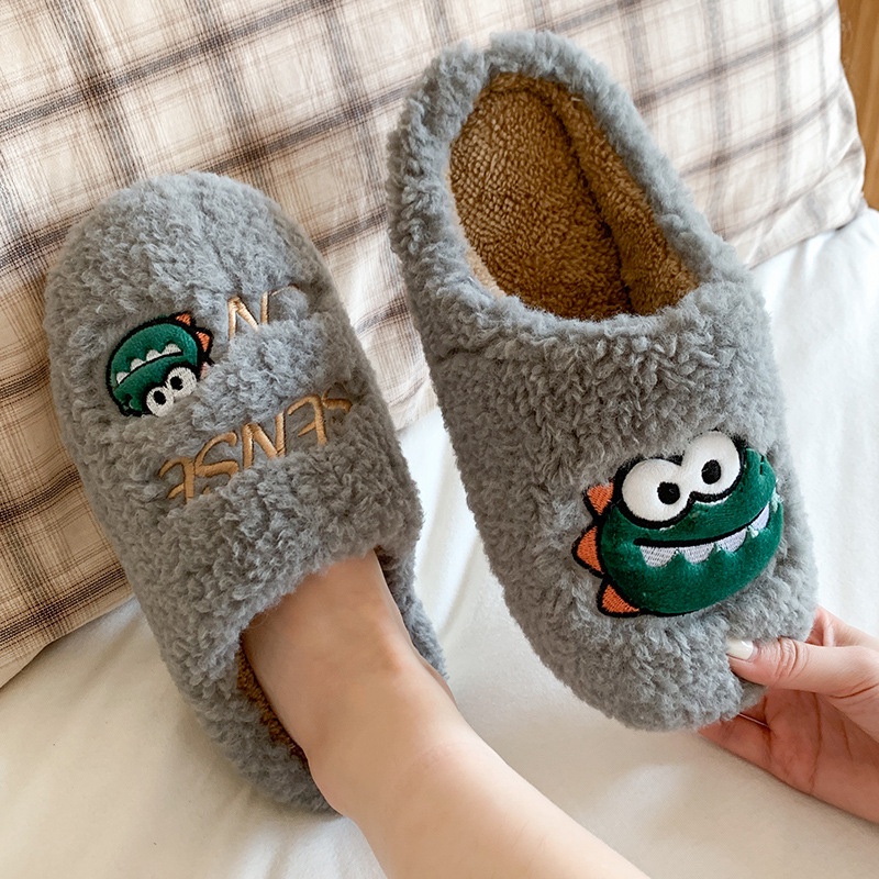 Dép Bông Đi Trong Nhà Đế Dày Bằng Vải Cotton Phối Lông Họa Tiết Stepping on Shit Dễ Thương Cho Cặp Đôi Da020