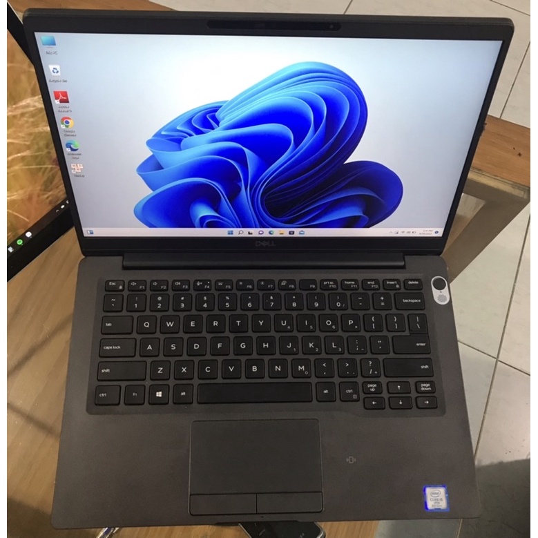 Máy Laptop Dell Latitude 7400