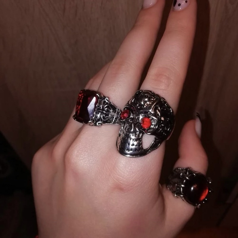 Nhẫn Thiết Kế Hình Độc Đáo Retro Mặt Đá Đỏ Thời Trang Chất Ngầu Hình Đầu Lâu