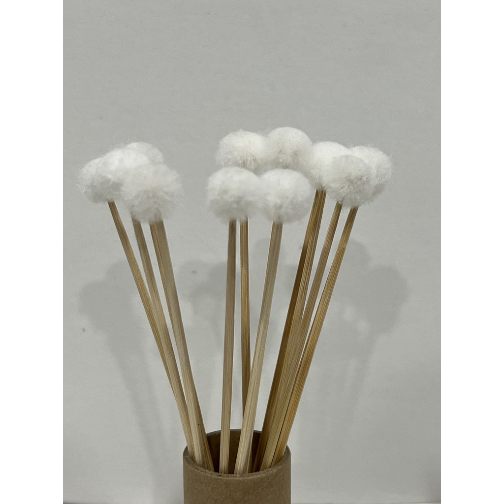 Bông ngoáy tay 100cây /3size   không ra màu ,đầu bông nhỏ ngoáy không đau tai, chuyên dùng cho thợ cắt tóc .