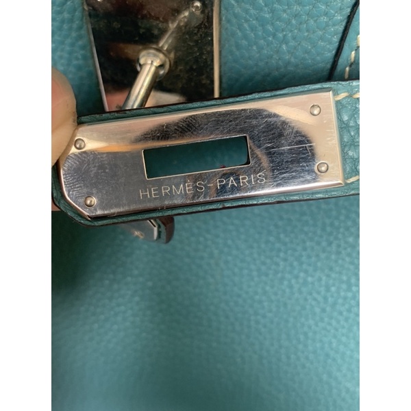 Túi chuẩn si. Túi qua sử dụng .Khách vui lòng xem hình nếu muốn biết thêm thông tin sản phẩm mời khách vô chat . Thanks.