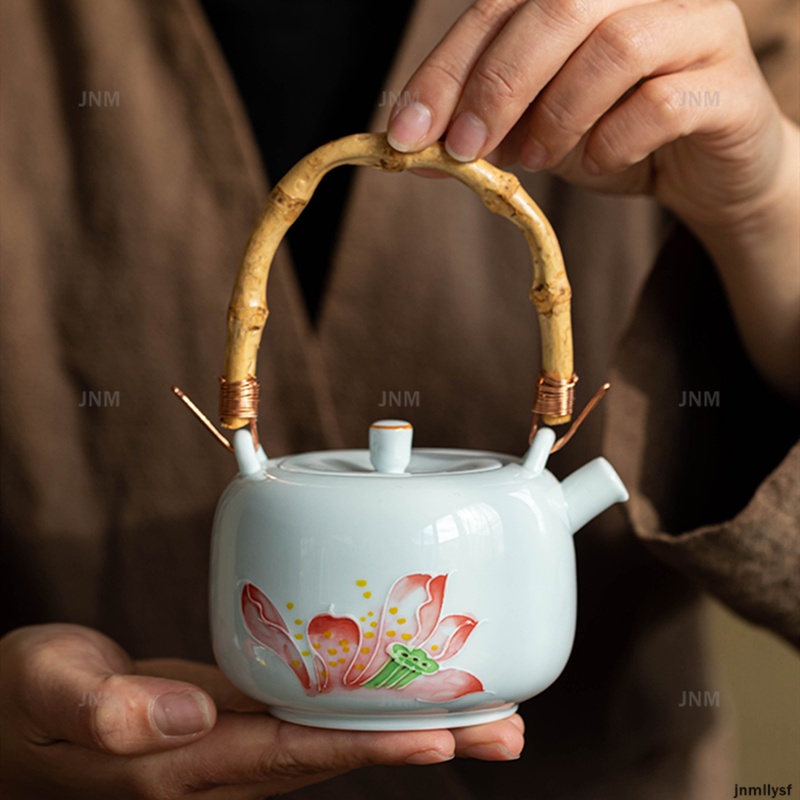 Ấm Trà Sứ Trắng Vẽ Tay Phong Cách Trung Hoa Cổ Điển