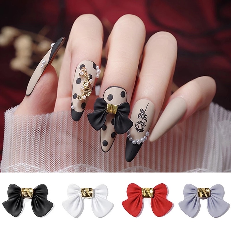 Charm túi titan chà neo siêu hot charm túi da và dây nịt con ong titan hoa to ngón chân 2023