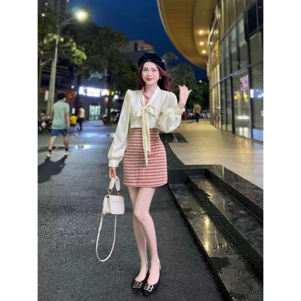 Set áo khoác dạ tweed kèm áo sơ mi thắt nơ cổ kèm chân váy