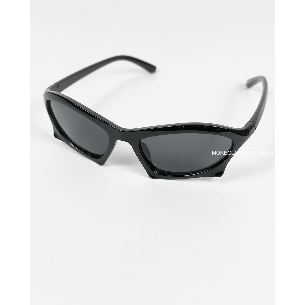 Kính mát có sẵn MOREGLASSES phong cách Y2K Punk tròng kính chống UV 400 ảnh thật tặng kèm túi đựng và khăn lau