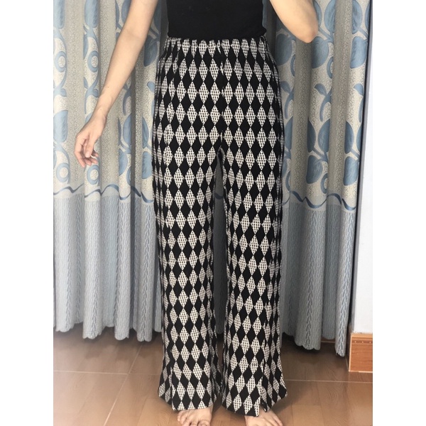 Quần len hoạ tiết.