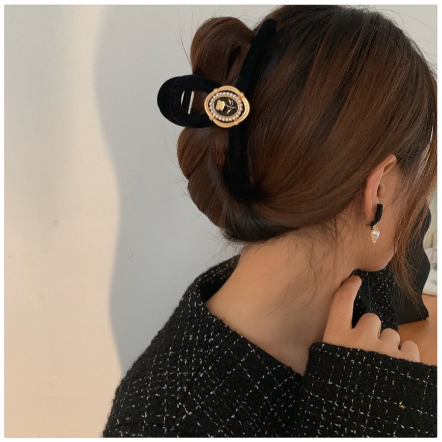 Kẹp Tóc Hình Hoa Đính Ngọc Trai Màu Đen Phong Cách Hàn Quốc Cổ Điển Thời Trang Cho Nữ
