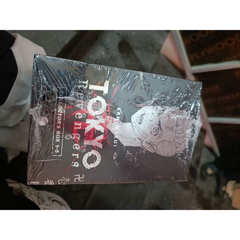 Card mĩ thuật kèm chữ kí tác giả tokyo revengers