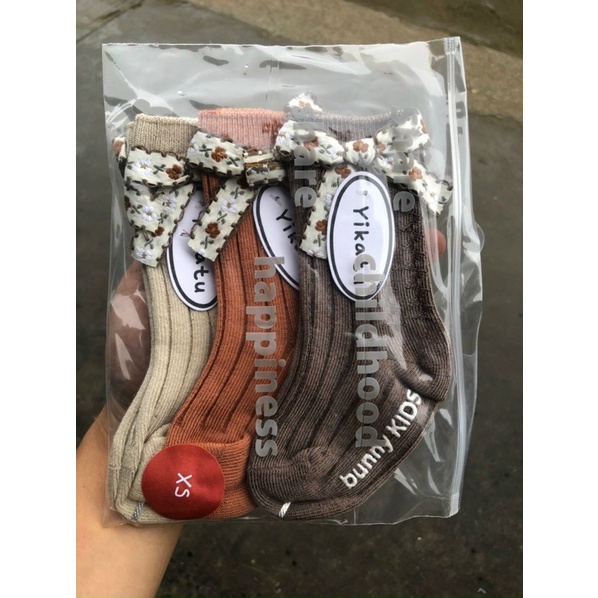 Tất bốt cao cổ phong cách vintage cho bé gái