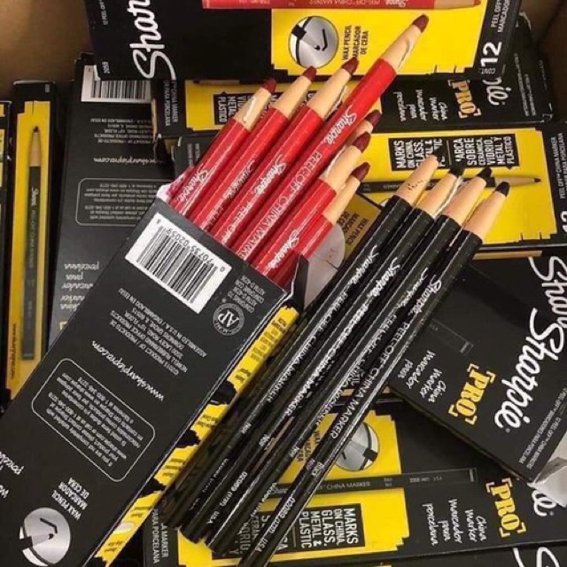 Chì đá Sharpie đỏ định hình môi