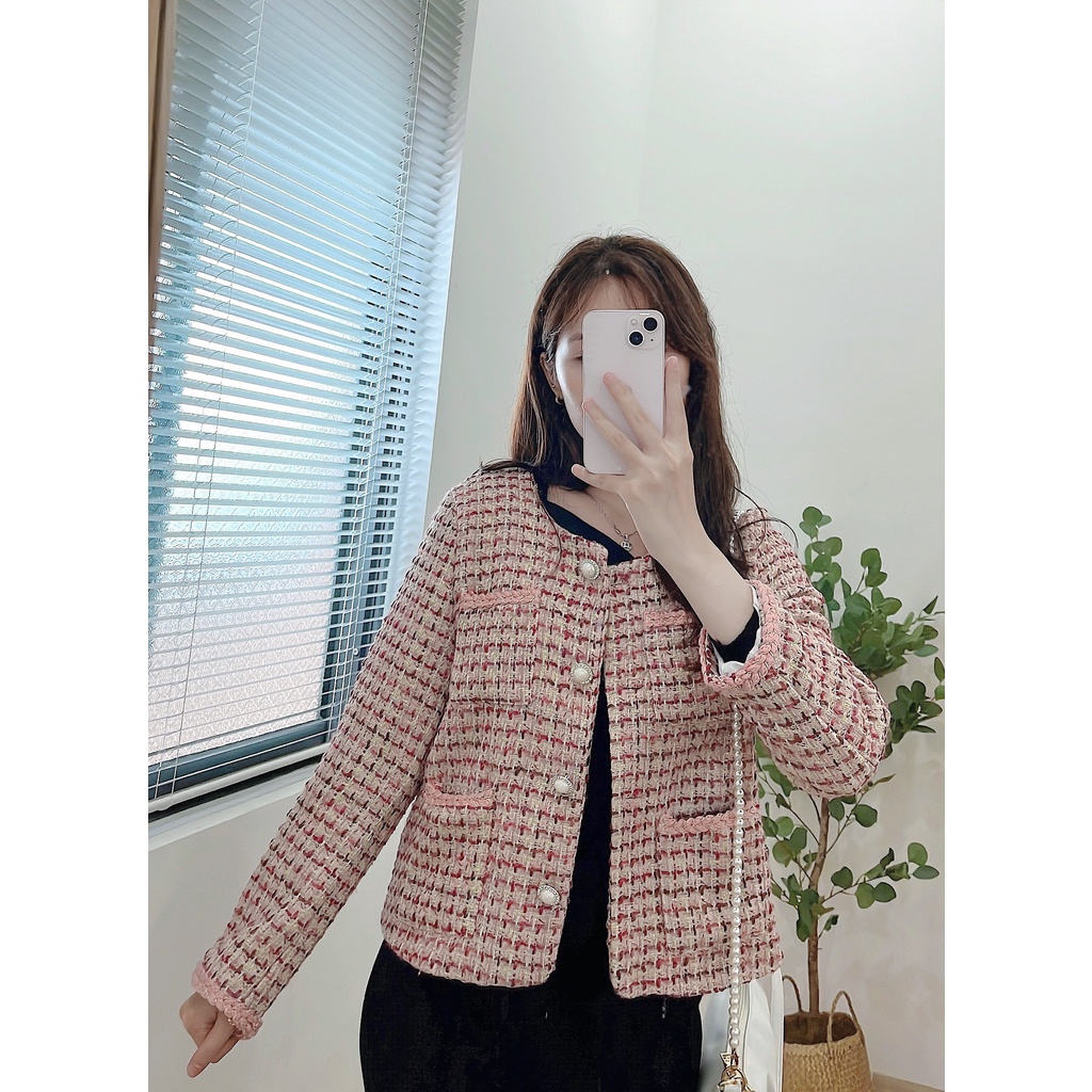 Áo khoác dạ hồng tweed phong cách tiểu thư, hoàng gia dáng ngắn khuy vàng dạ dày dặn