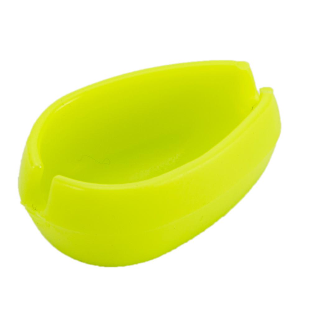 Dụng Cụ Cho Cá Ăn Bằng Nhựa Tiện Dụng